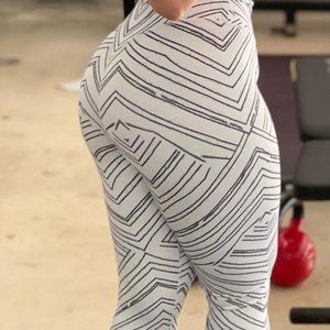 BuffBunny Slay leggings in Zebra (M)